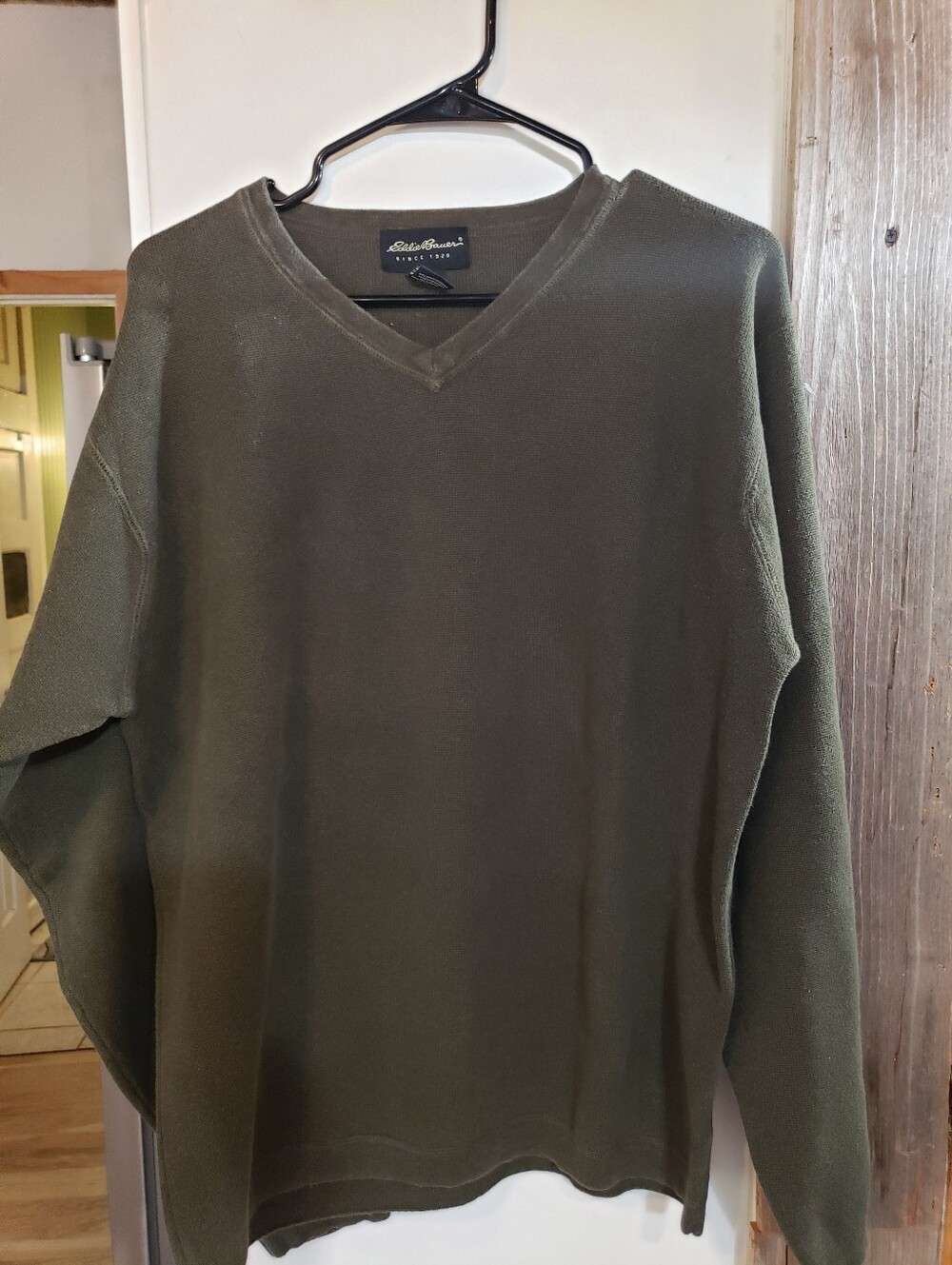 Eddie Bauer Men Large Tall Olive Green Long Sleeve Vneck Sweater